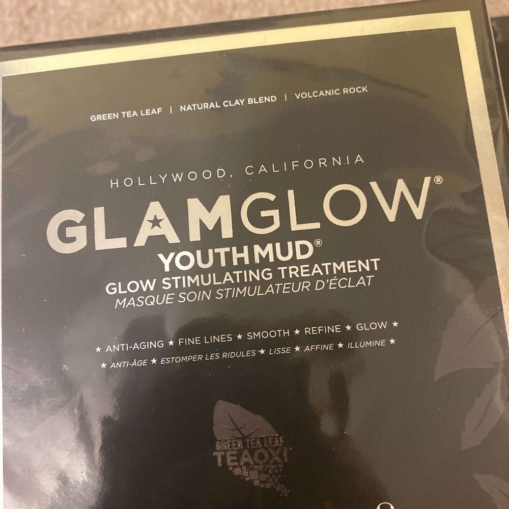 Glam glow youth mud mask